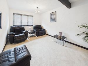 FAMILY ROOM / DINING ROOM- click for photo gallery